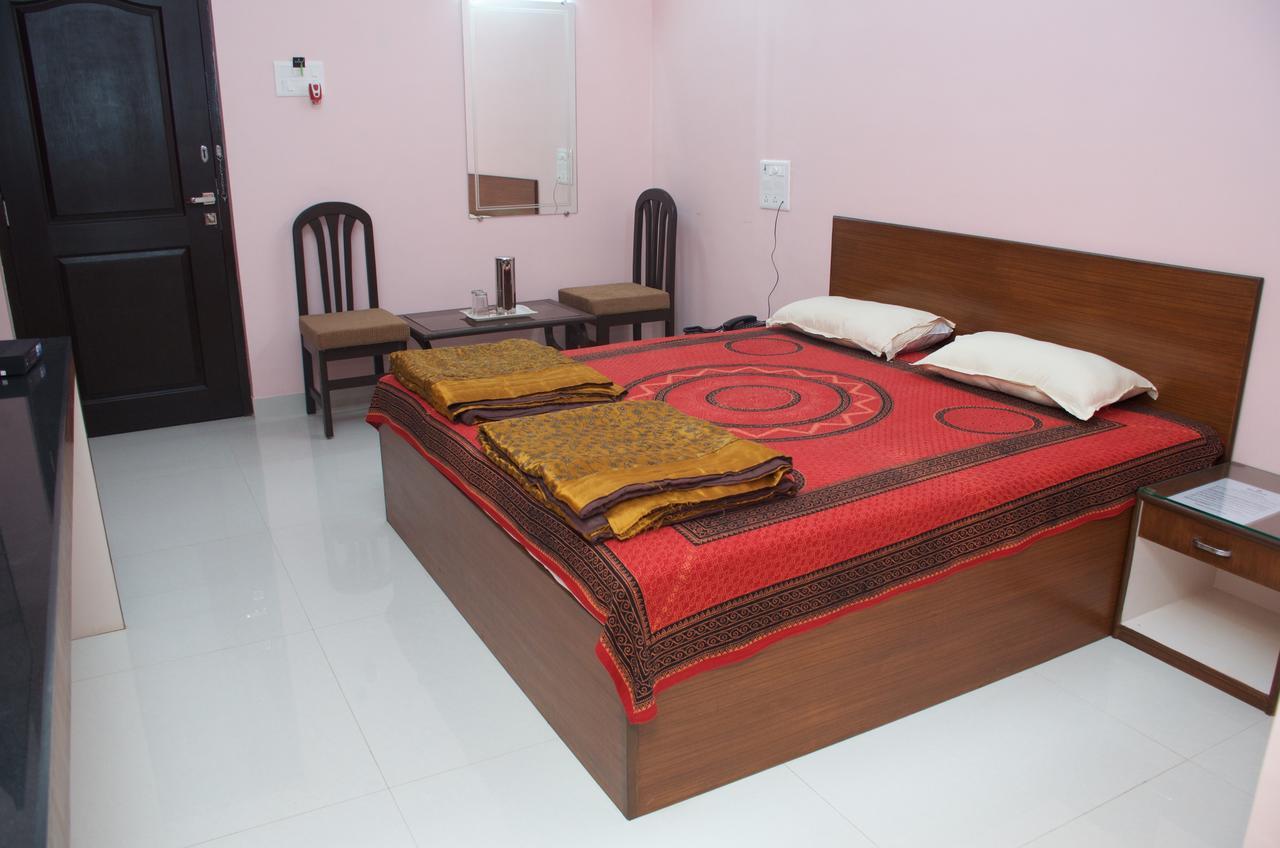 Hira Laxmi Residency Alībāg Exterior photo